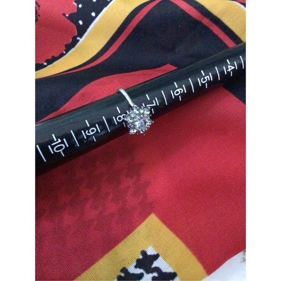 Flower Shape Halo Ring Size 7.5 Ring Zircon 14k Gold Plated Alloy Finger Ring 💍 - Picture 11 of 11